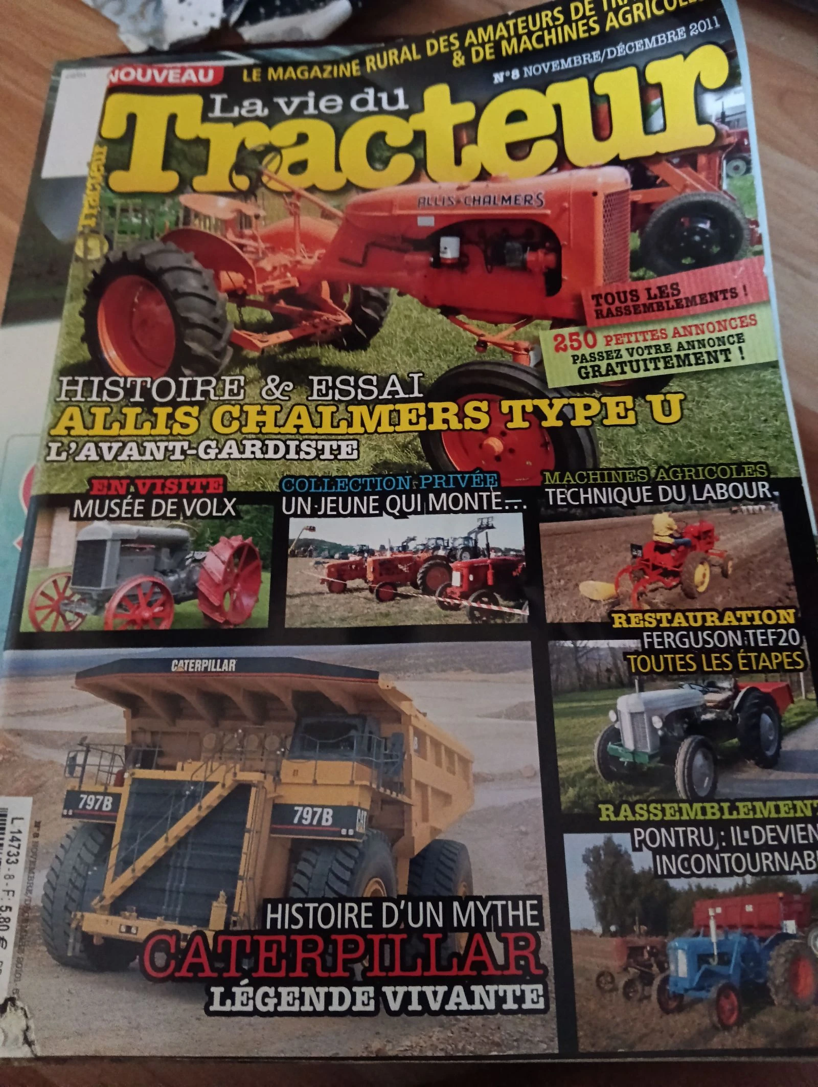 Livre tracteur n 8 ancien 